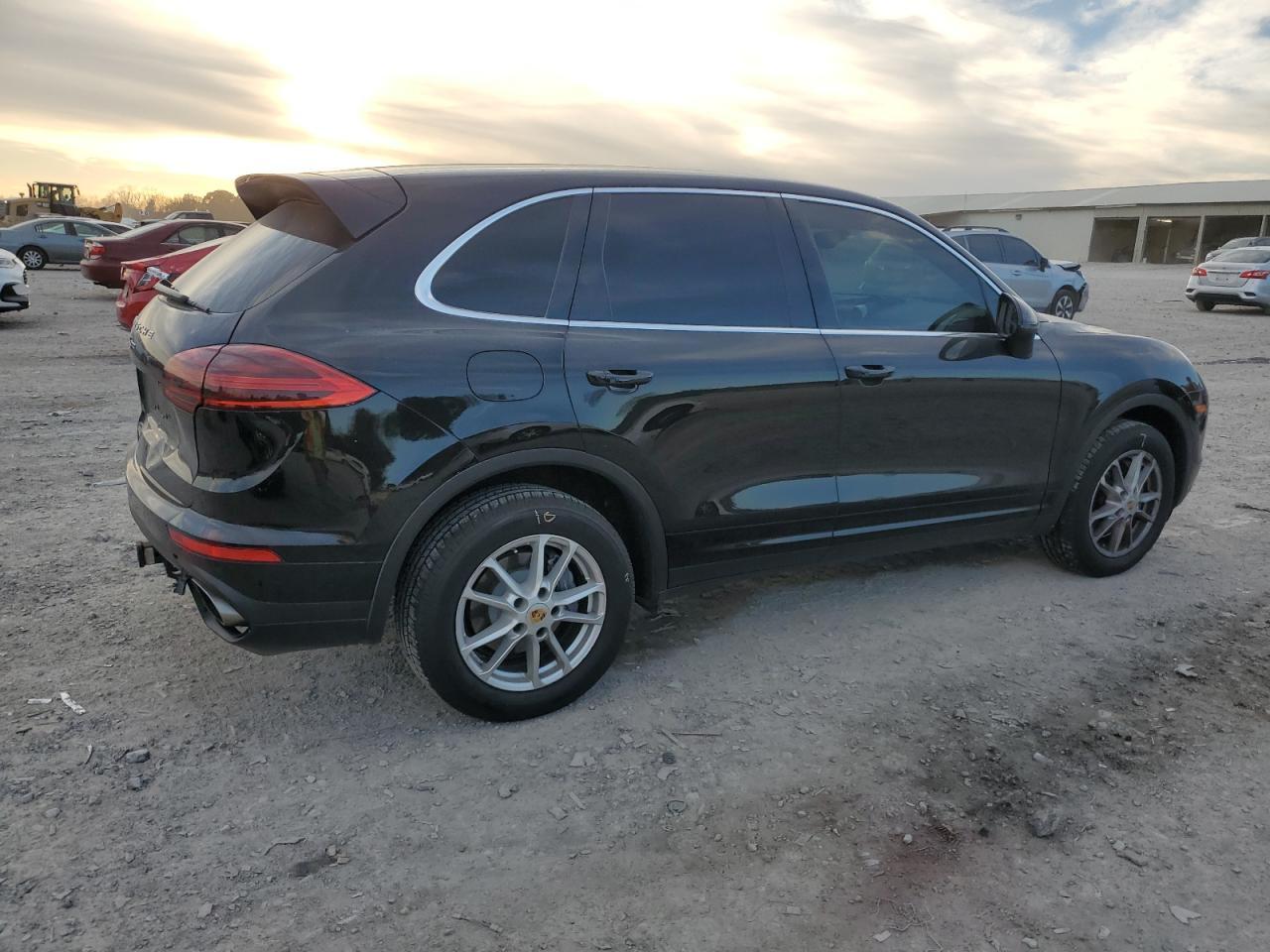 2016 PORSCHE CAYENNE