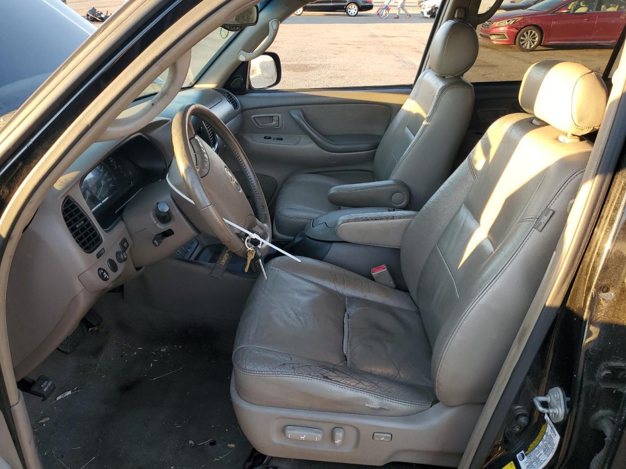 2005 TOYOTA Sequoia