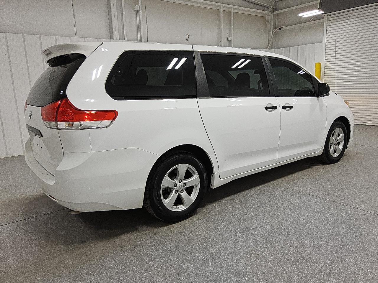 2013 TOYOTA SIENNA