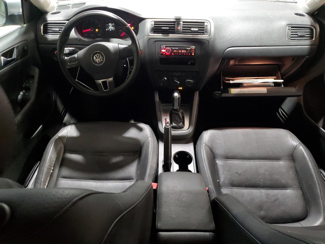 2011 VOLKSWAGEN JETTA