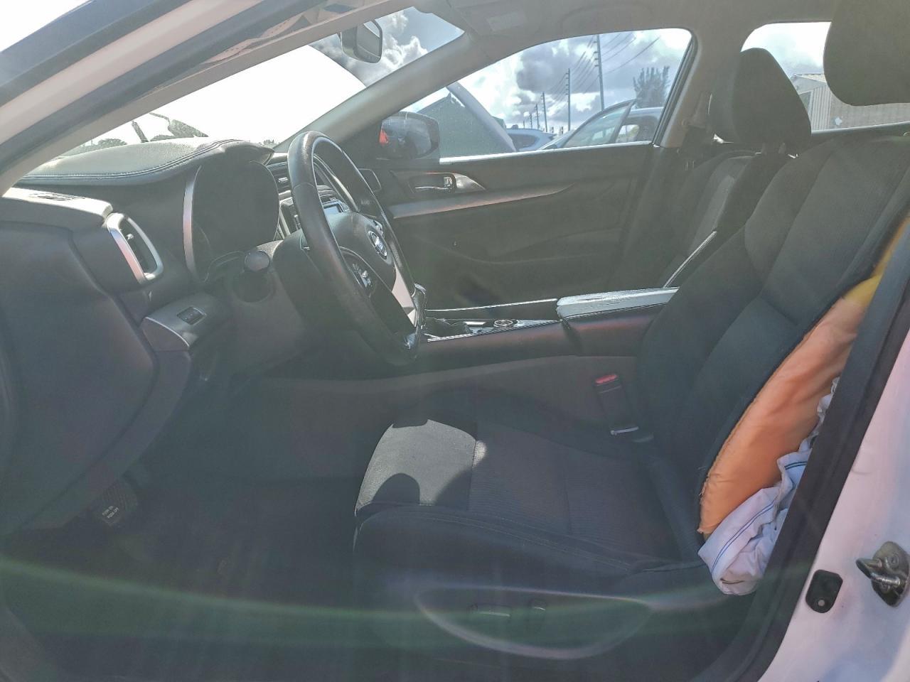 2017 NISSAN Maxima