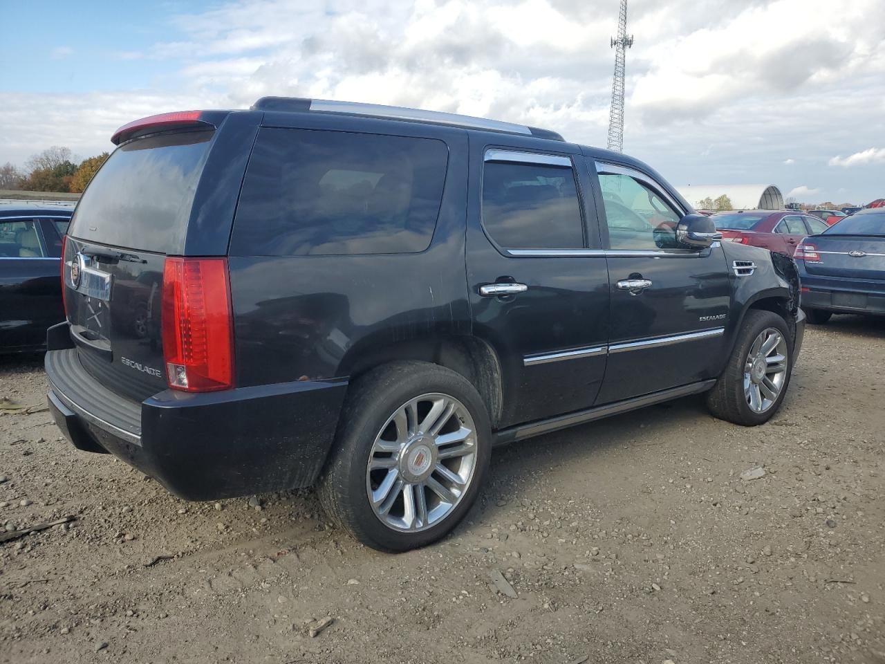 2013 CADILLAC ESCALADE