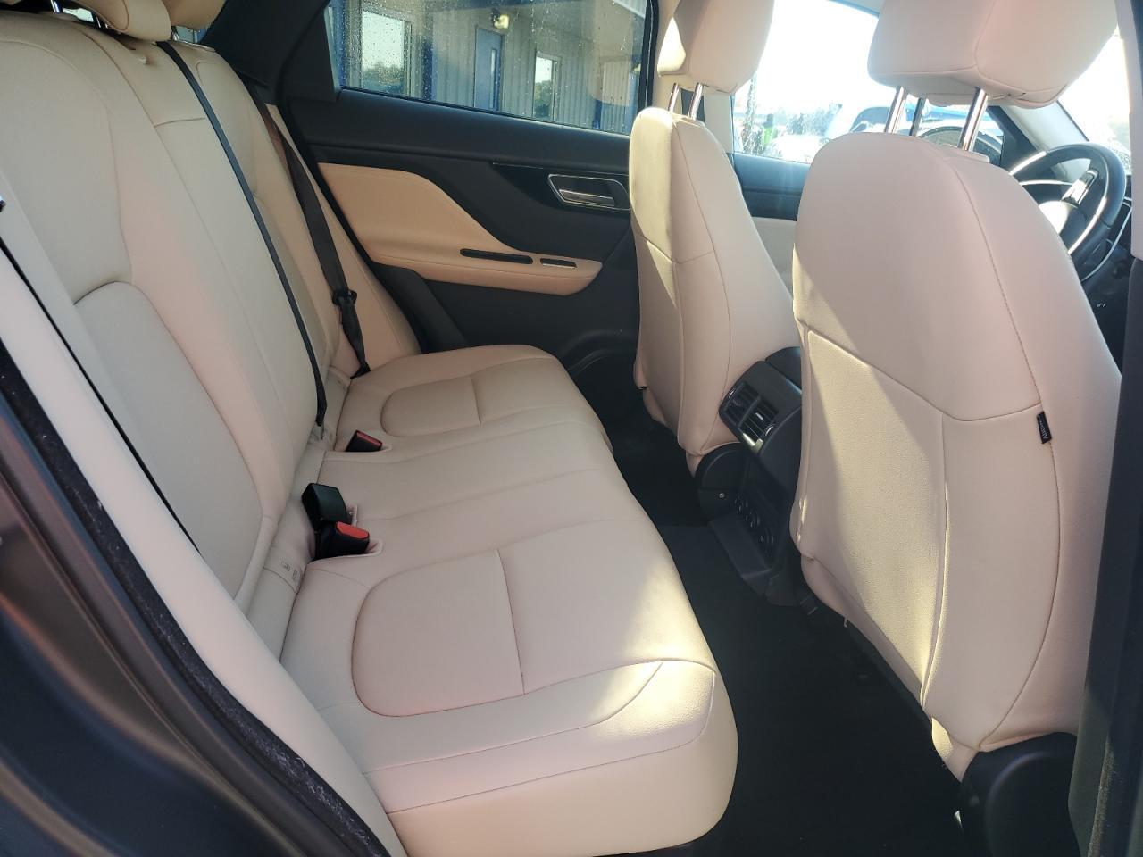 2017 JAGUAR F-Pace
