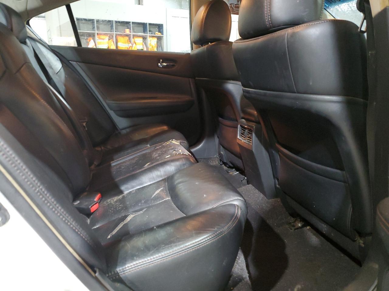 2010 NISSAN Maxima