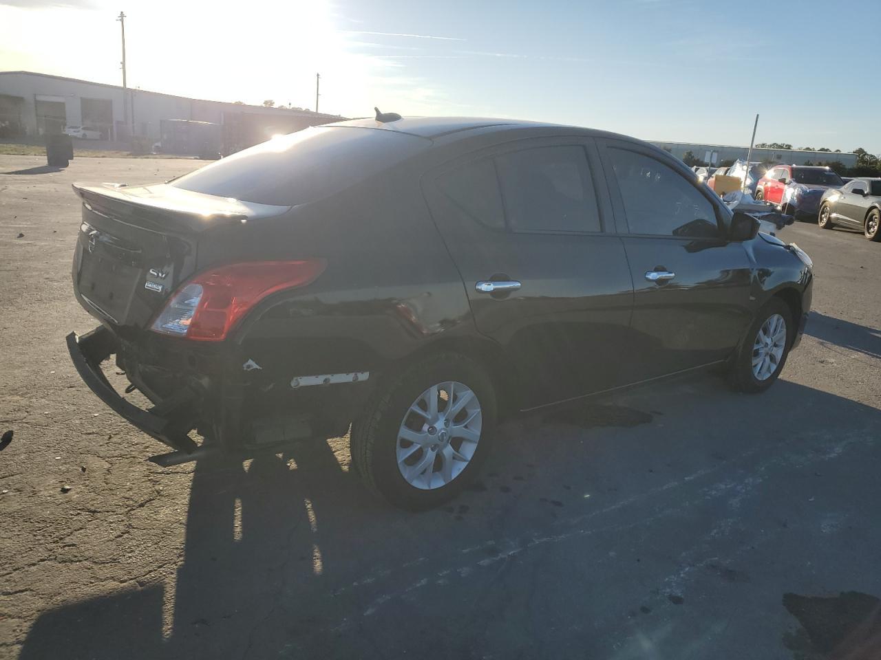 2017 NISSAN VERSA