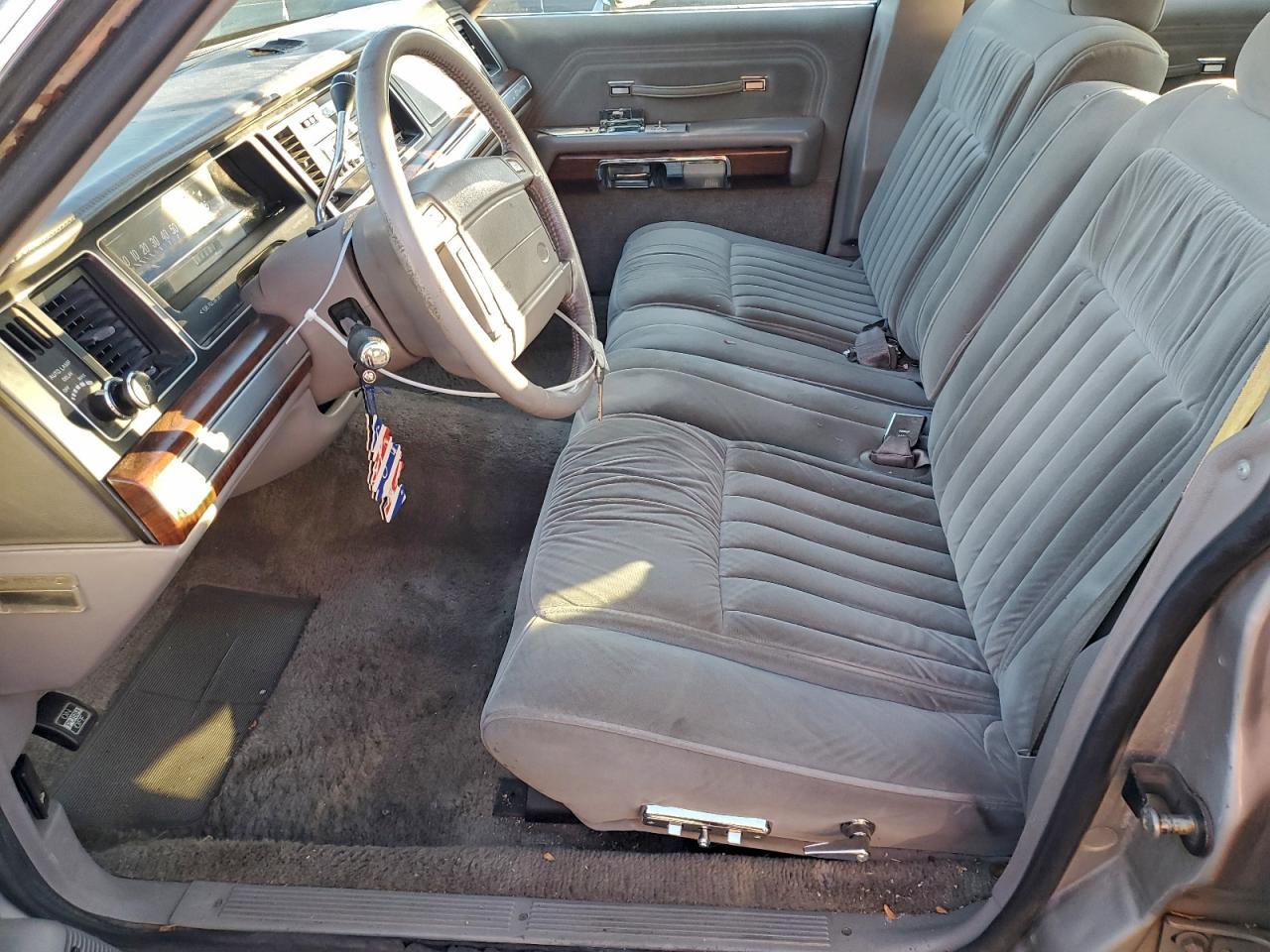 1990 FORD Crown Victoria