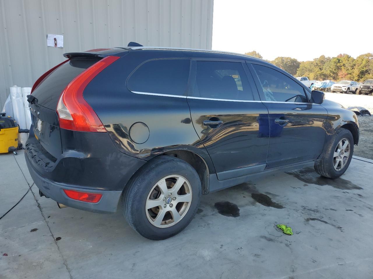 2011 VOLVO XC60