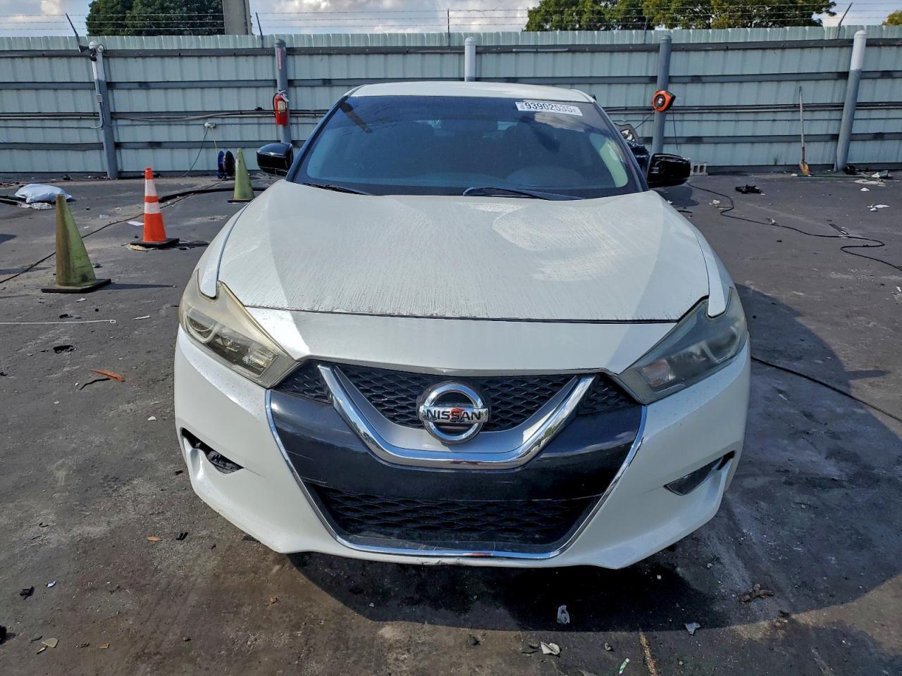2017 NISSAN Maxima