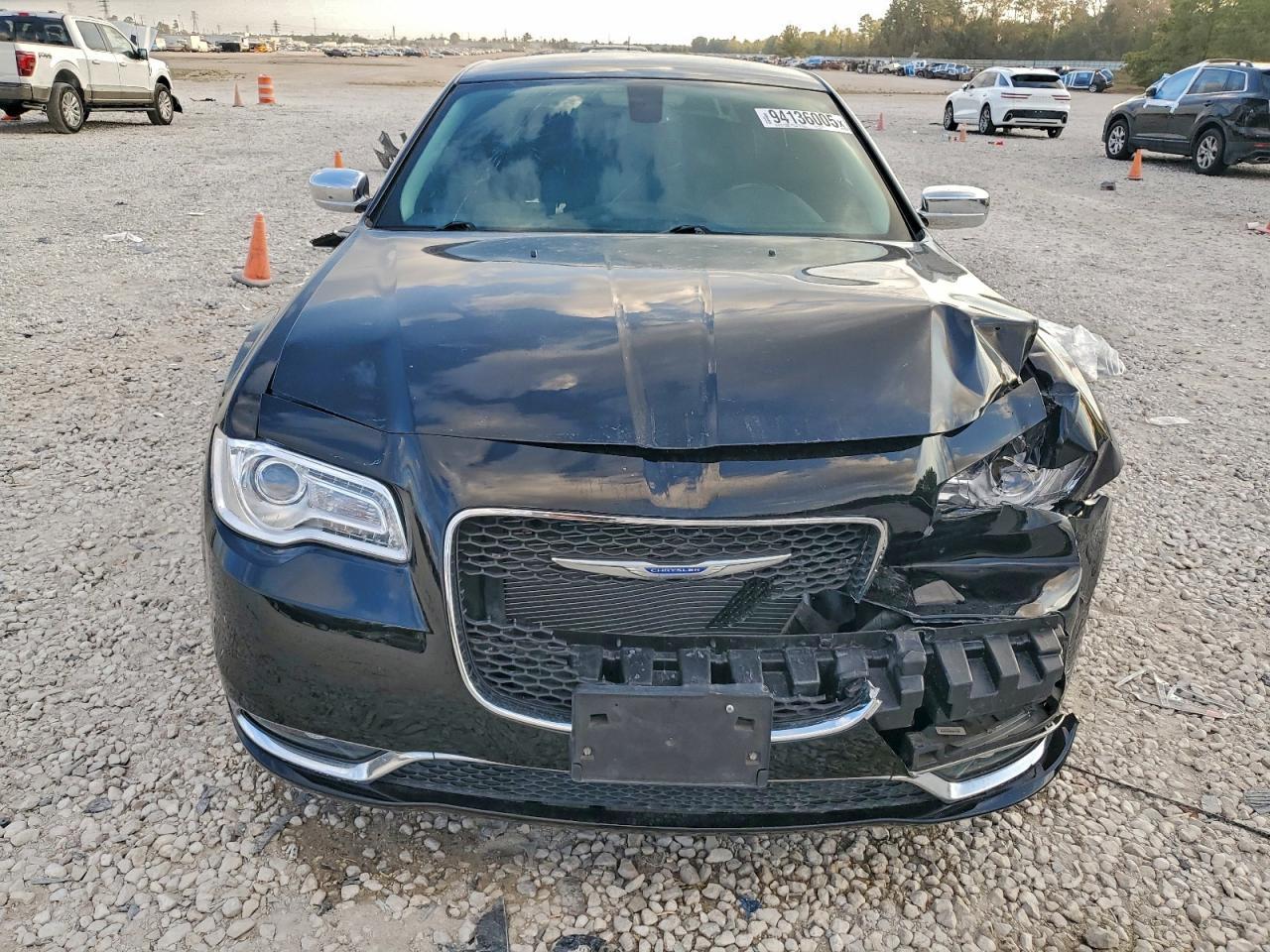 2019 CHRYSLER 300
