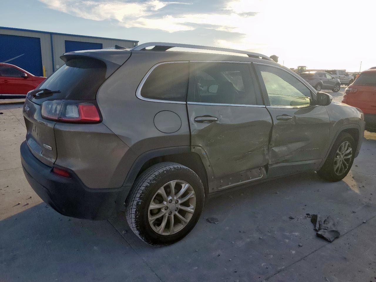 2019 JEEP CHEROKEE