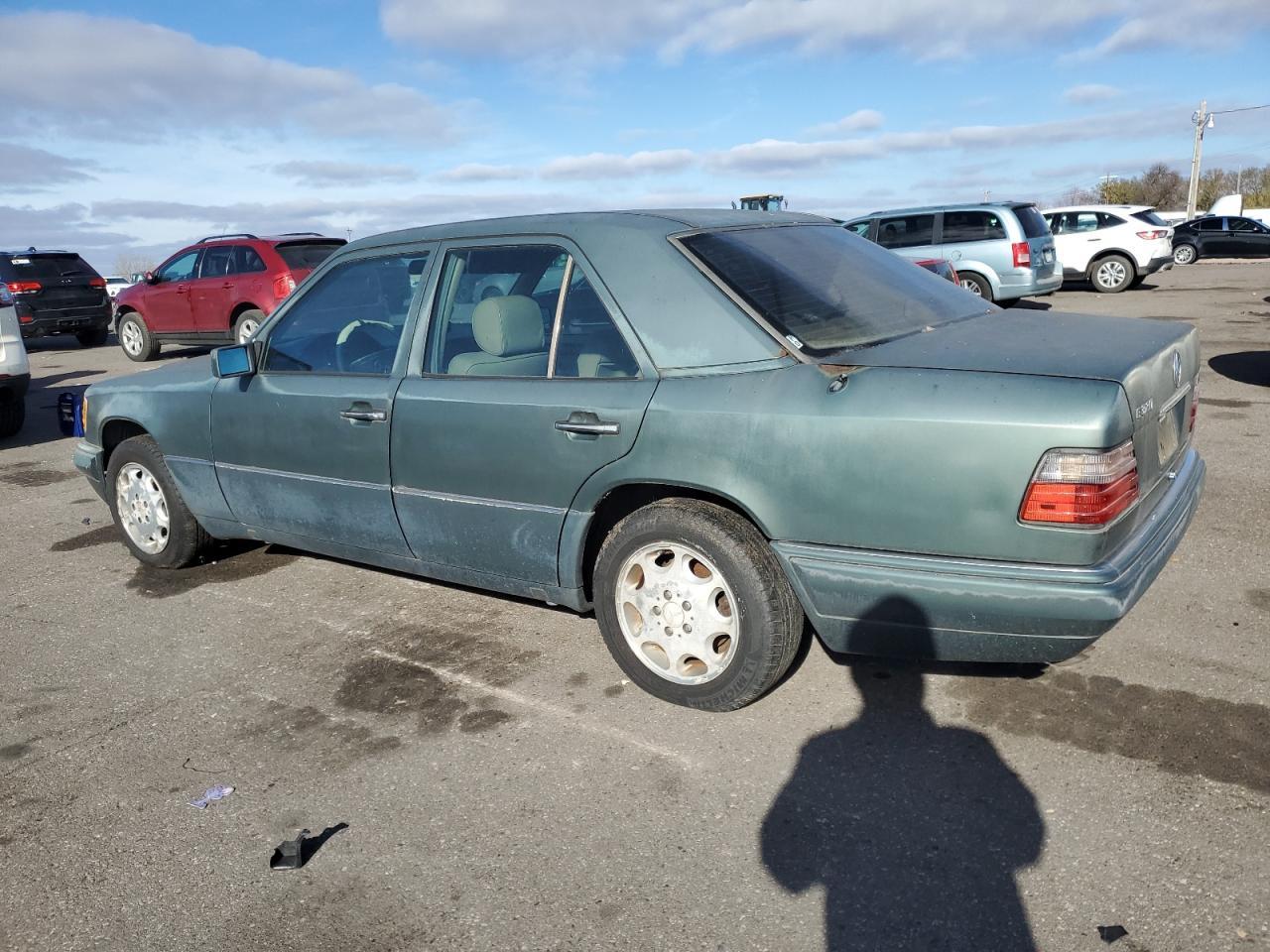 1995 MERCEDES-BENZ E-Class