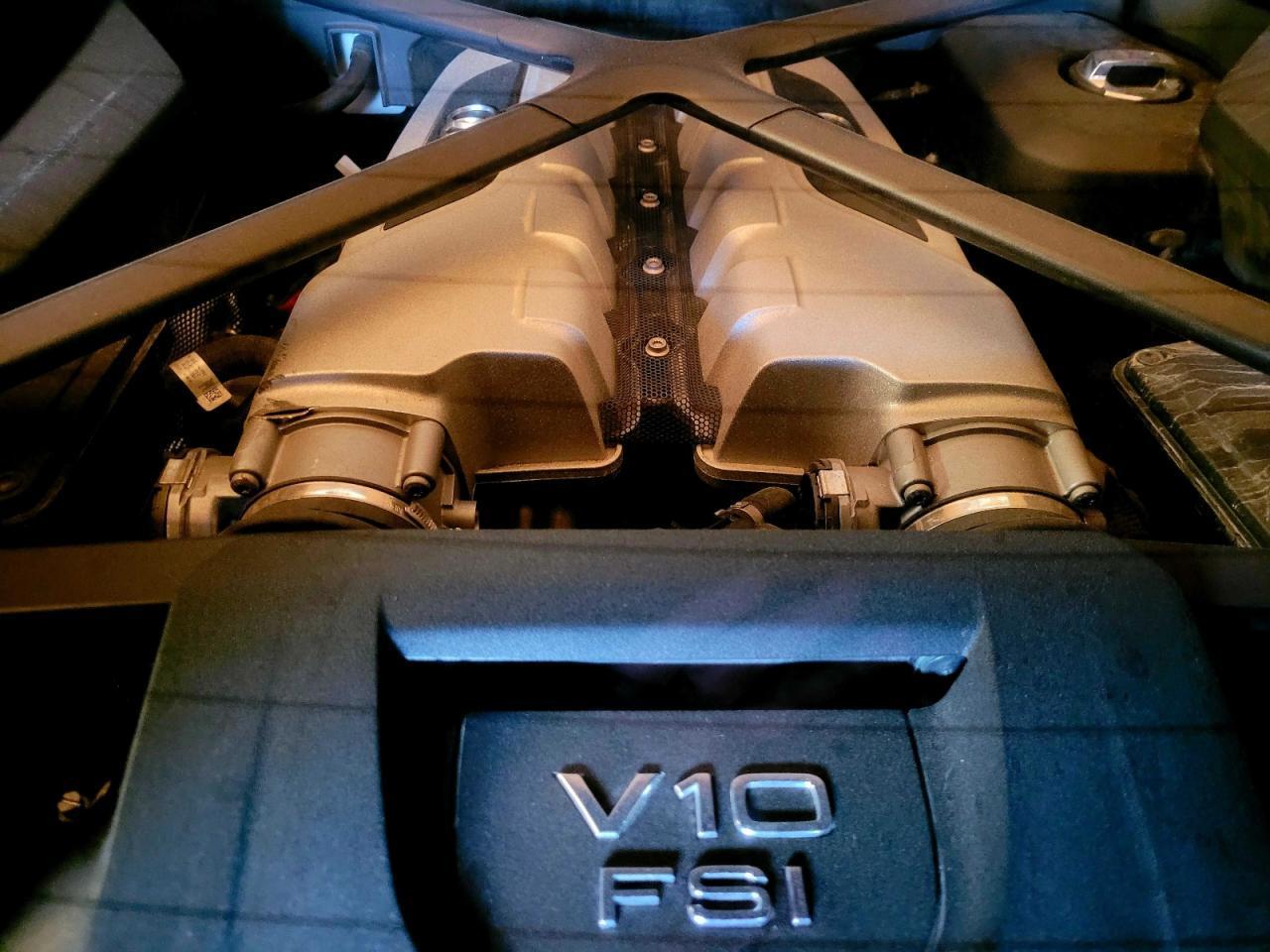 2021 AUDI R8