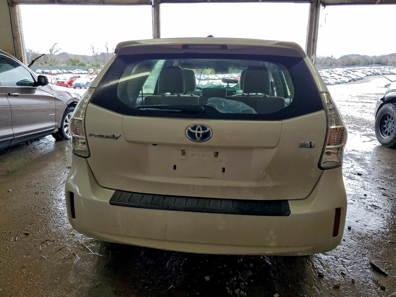 2014 TOYOTA PRIUS V