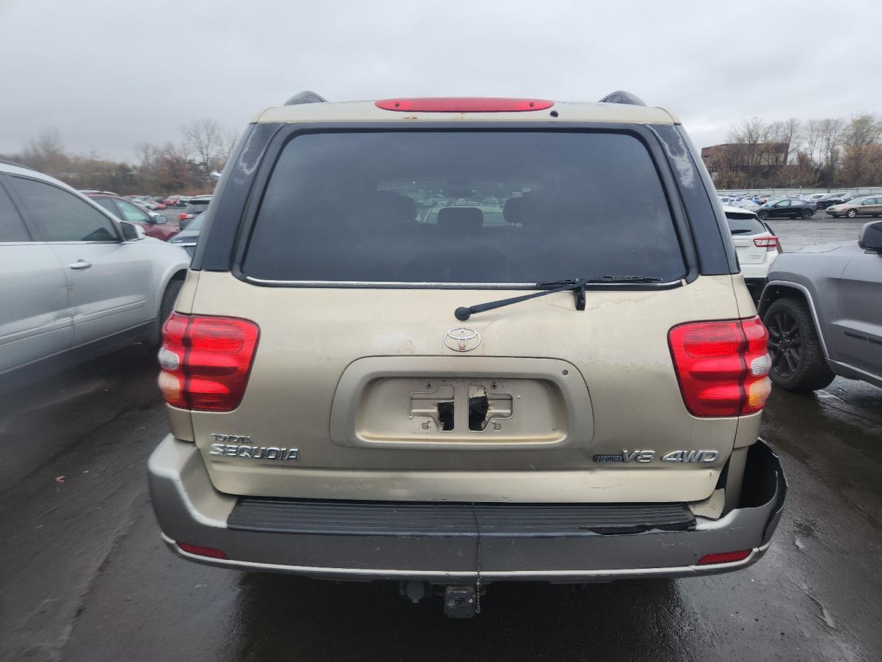 2004 TOYOTA Sequoia