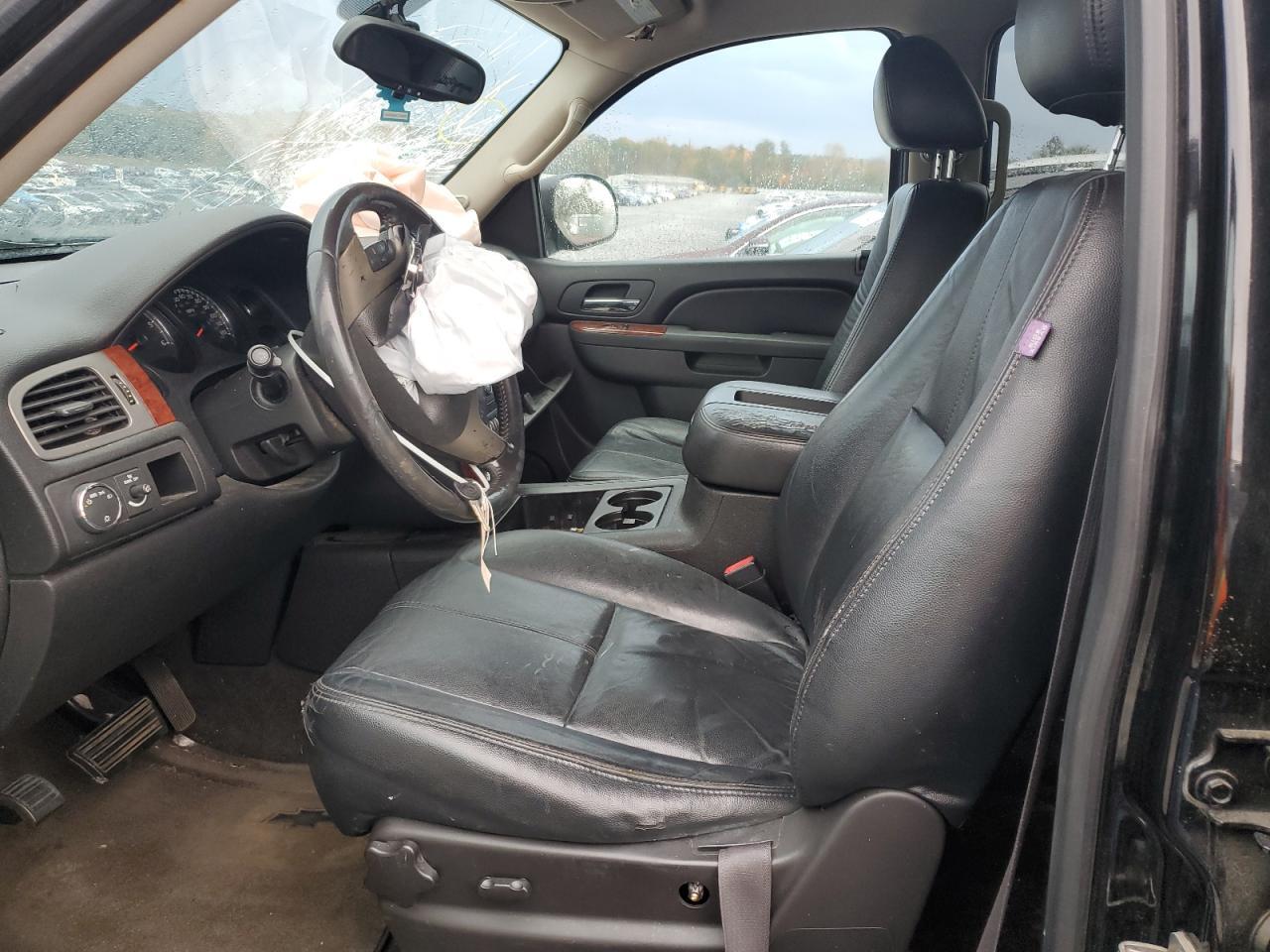 2011 CHEVROLET Tahoe