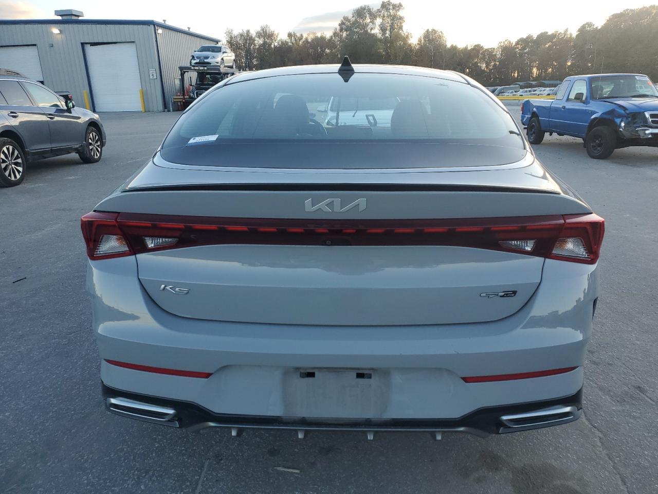 2022 KIA K5