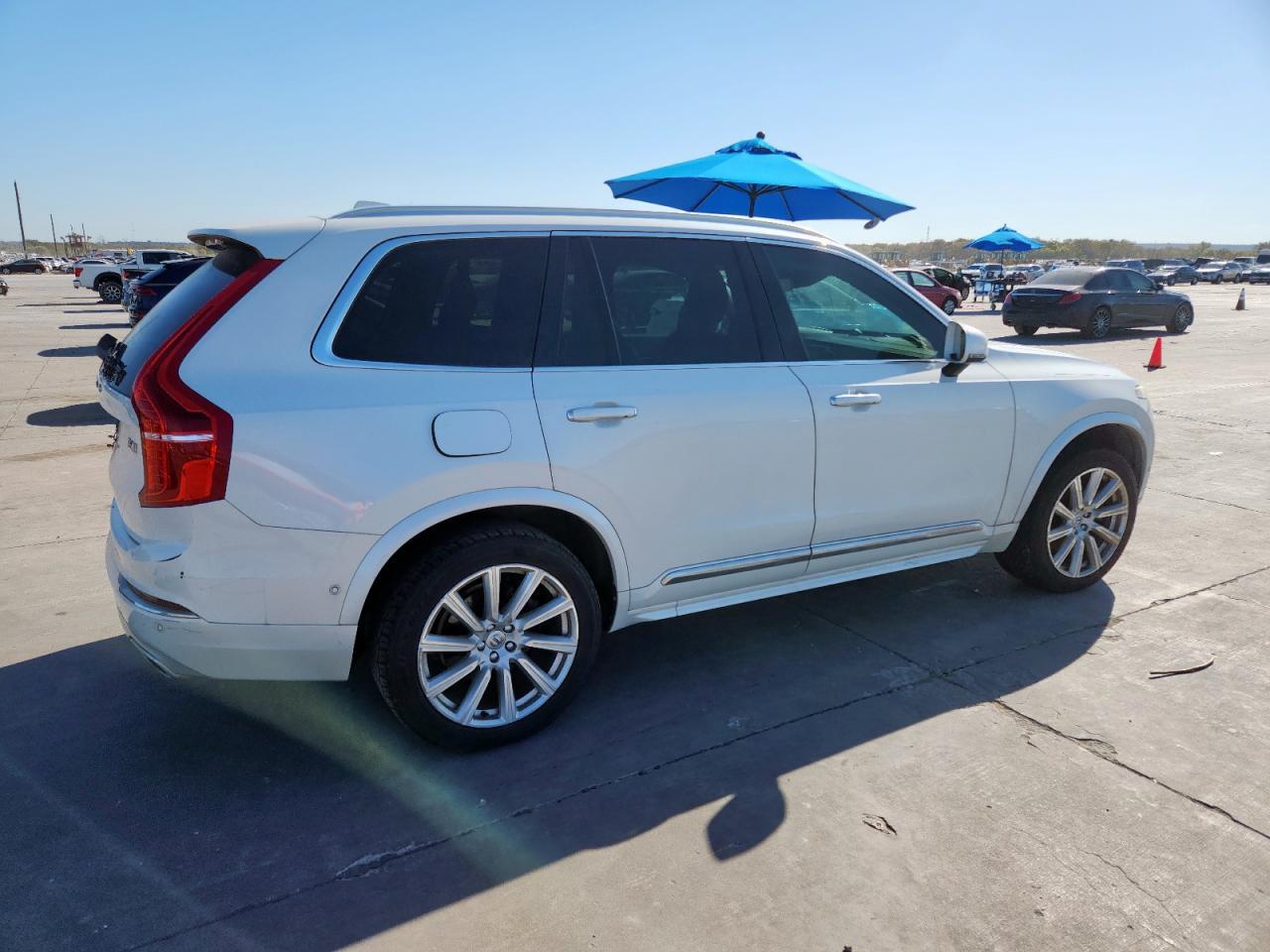 2016 VOLVO XC90