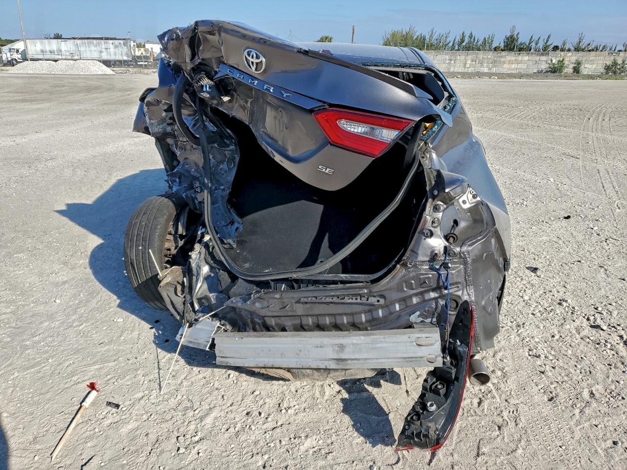 2018 TOYOTA CAMRY