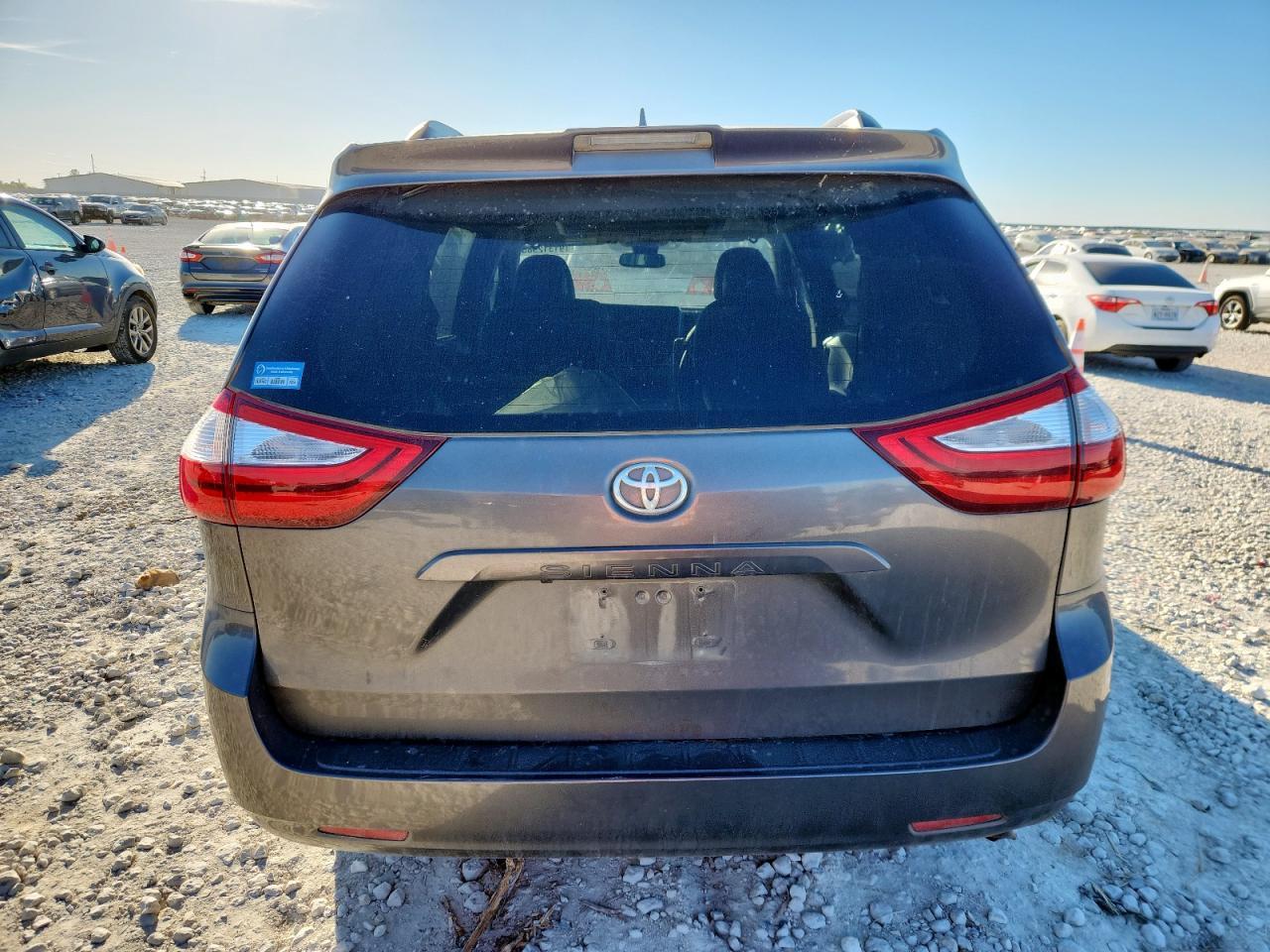 2018 TOYOTA SIENNA
