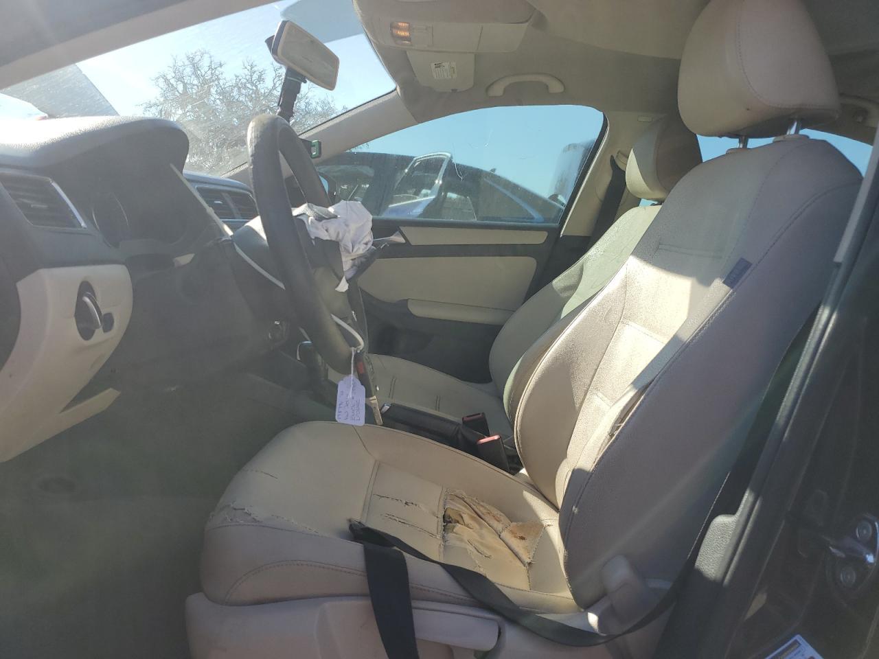 2012 VOLKSWAGEN JETTA