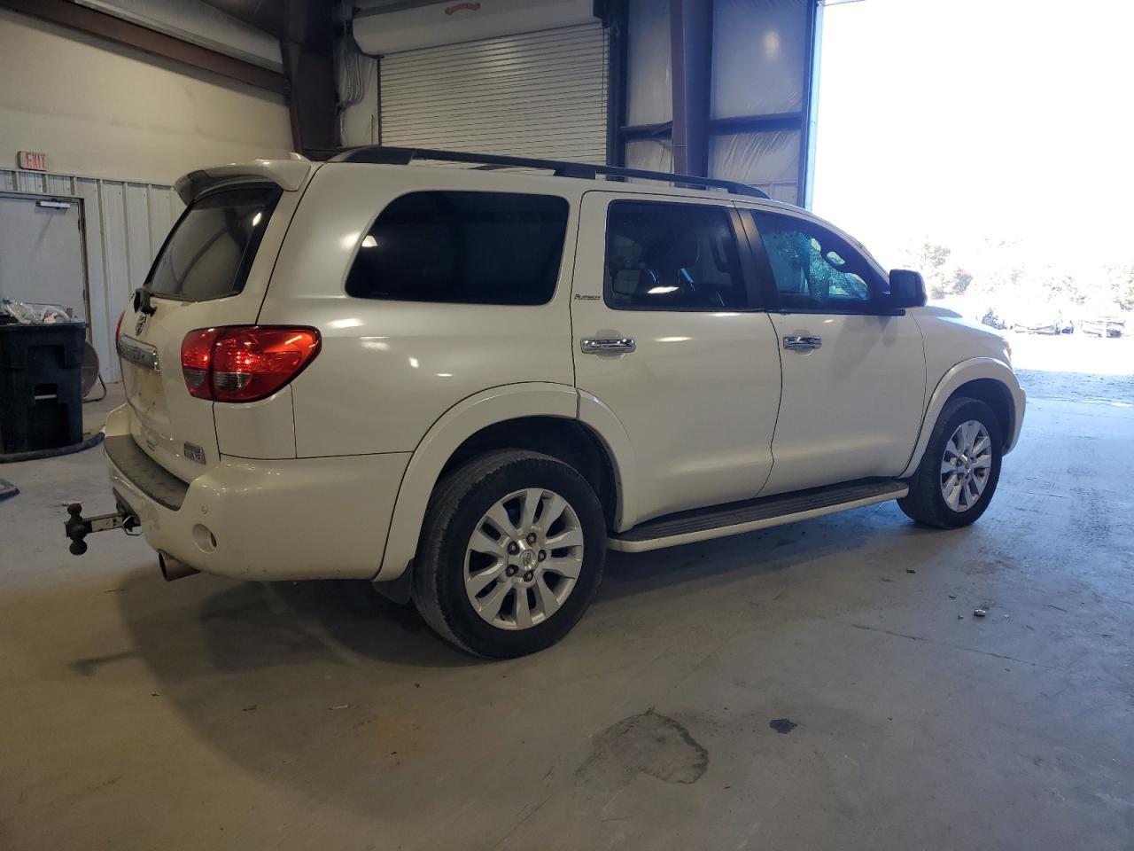 2012 TOYOTA Sequoia