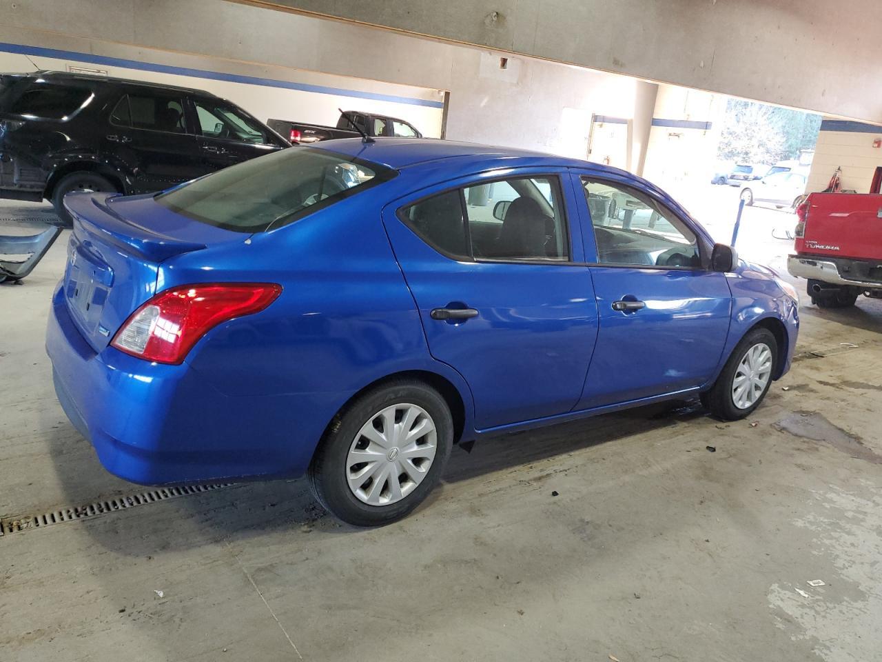 2015 NISSAN VERSA