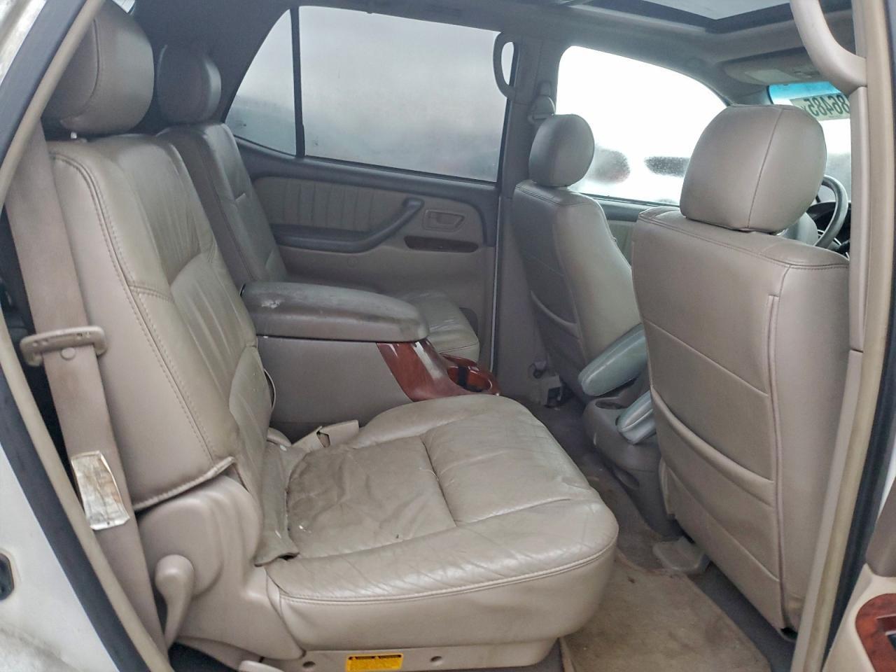 2005 TOYOTA Sequoia