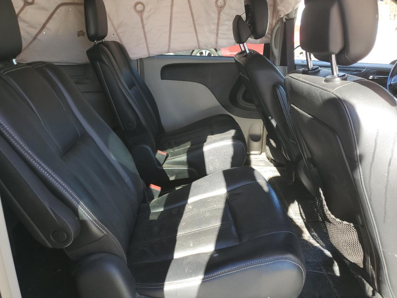 2012 CHRYSLER Town & Country