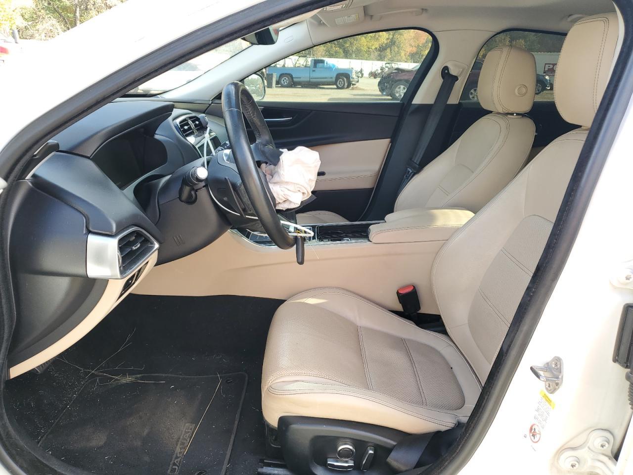 2019 JAGUAR XE