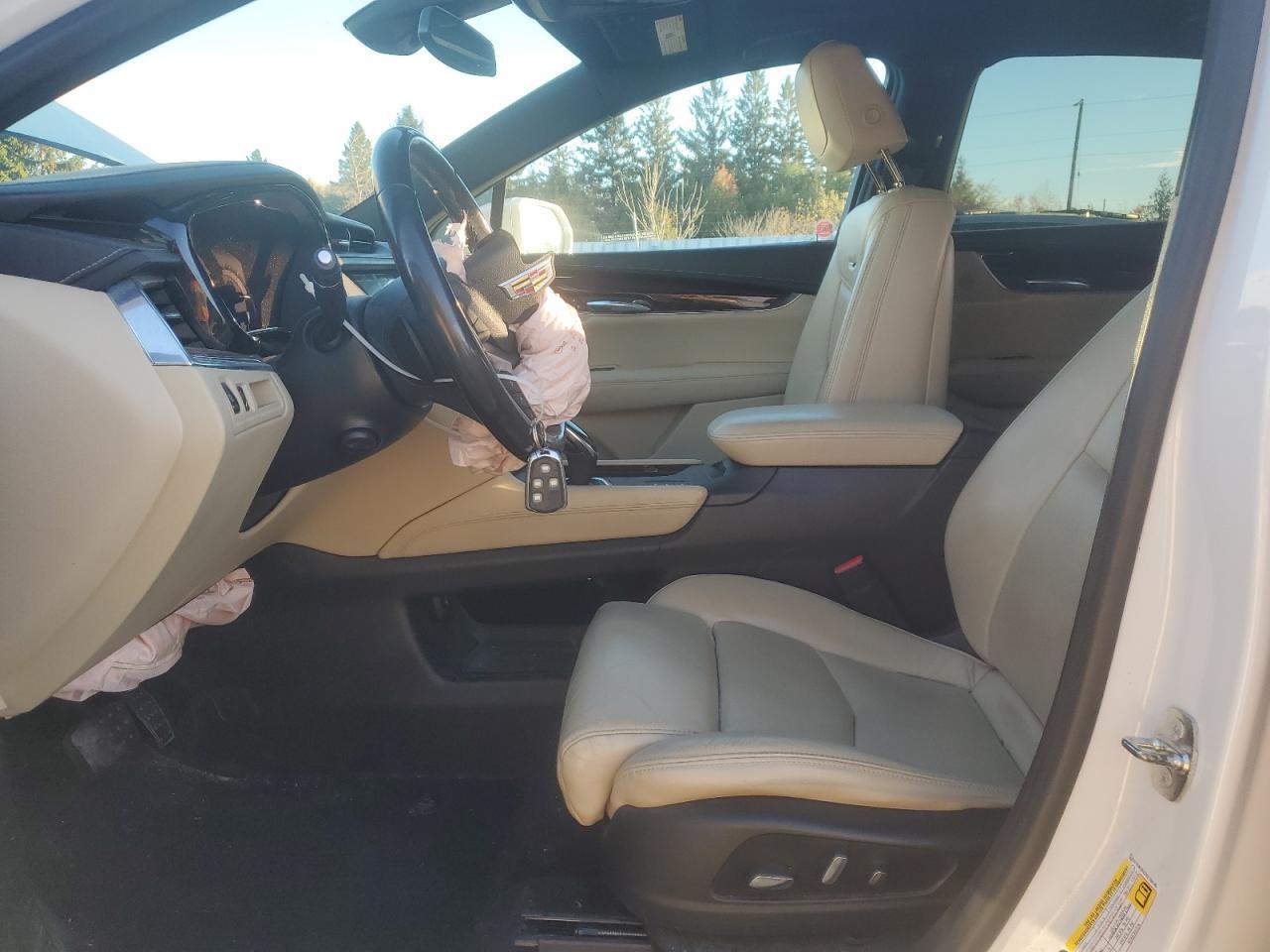 2017 CADILLAC XT5