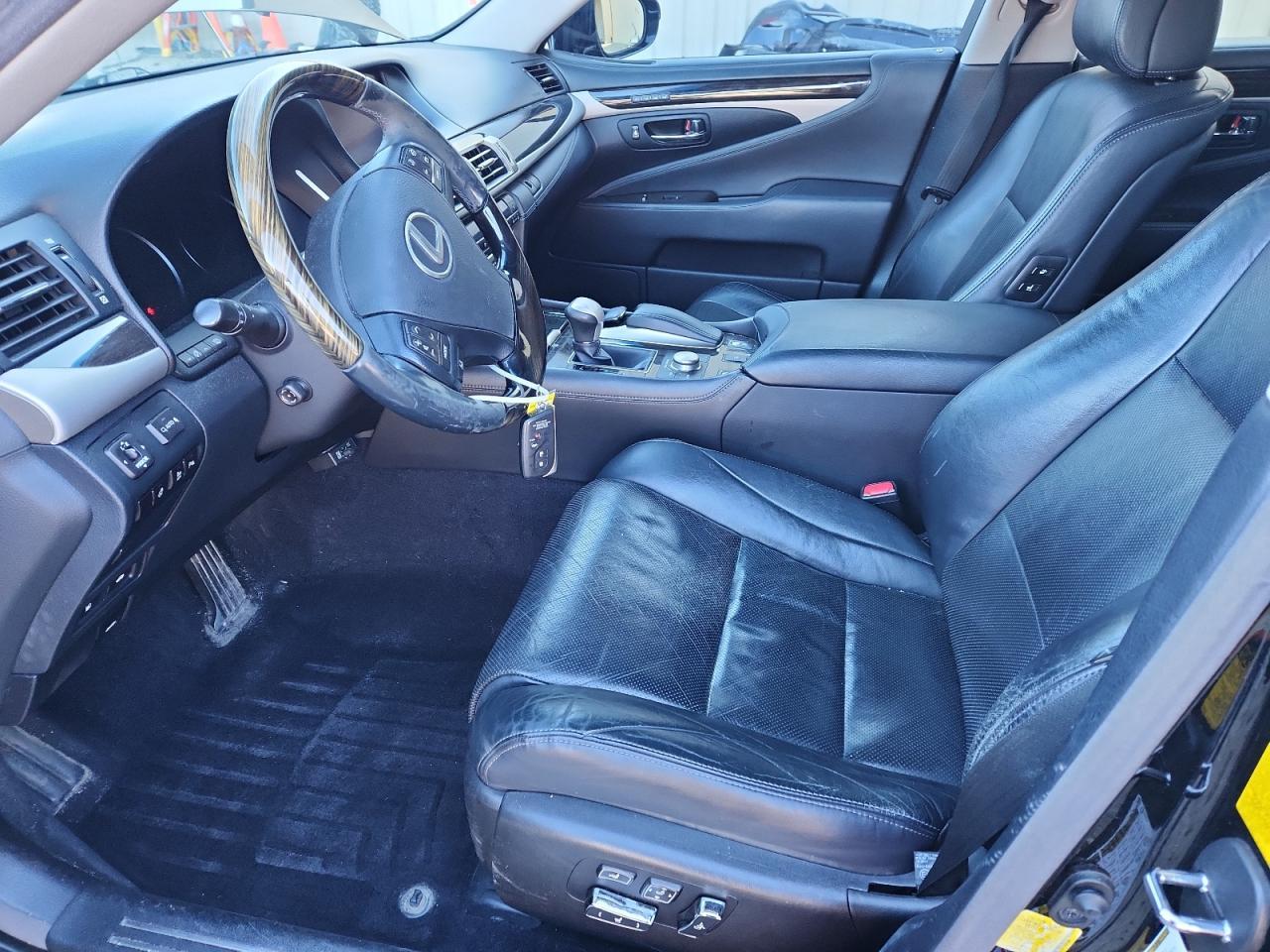 2013 LEXUS LS 460