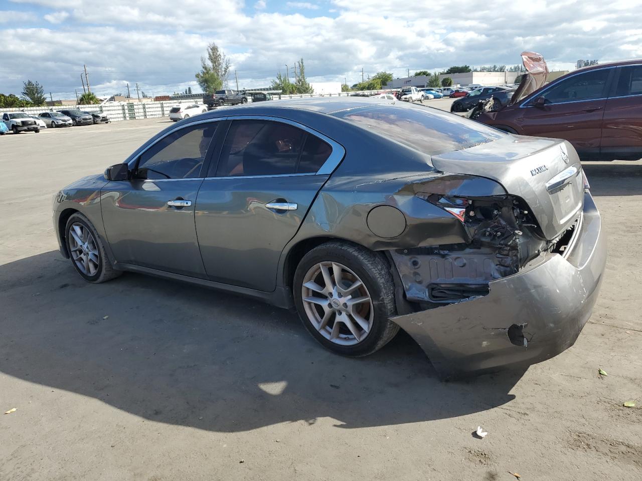 2014 NISSAN Maxima