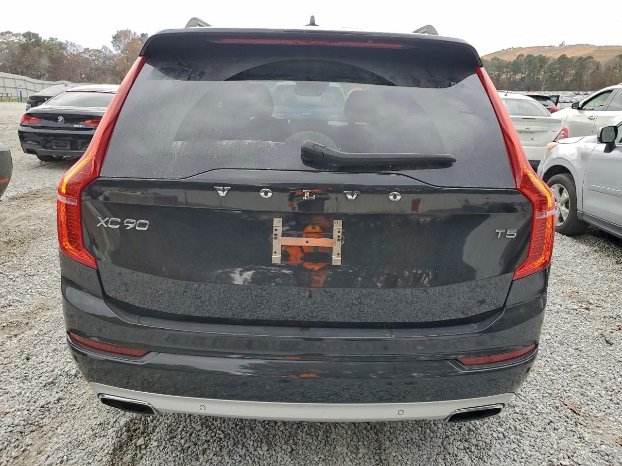 2017 VOLVO XC90