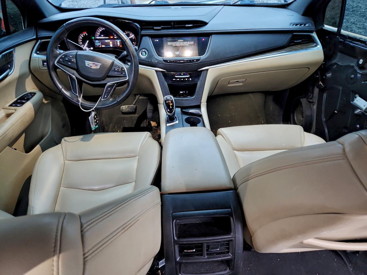 2017 CADILLAC XT5