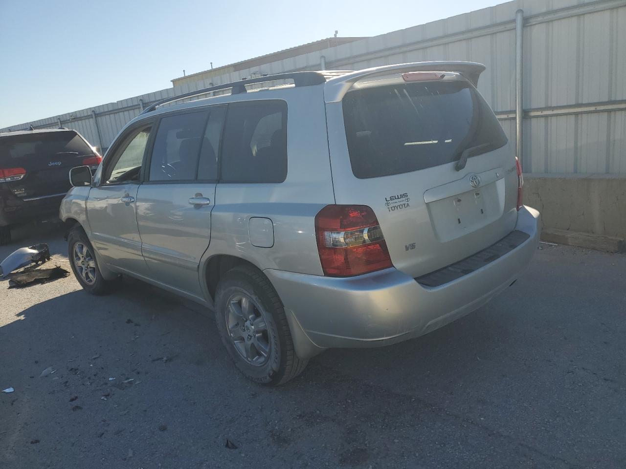 2004 TOYOTA HIGHLANDER