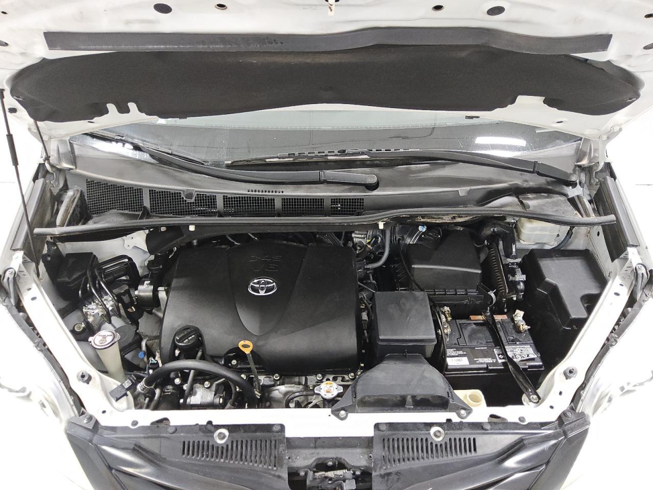2017 TOYOTA SIENNA