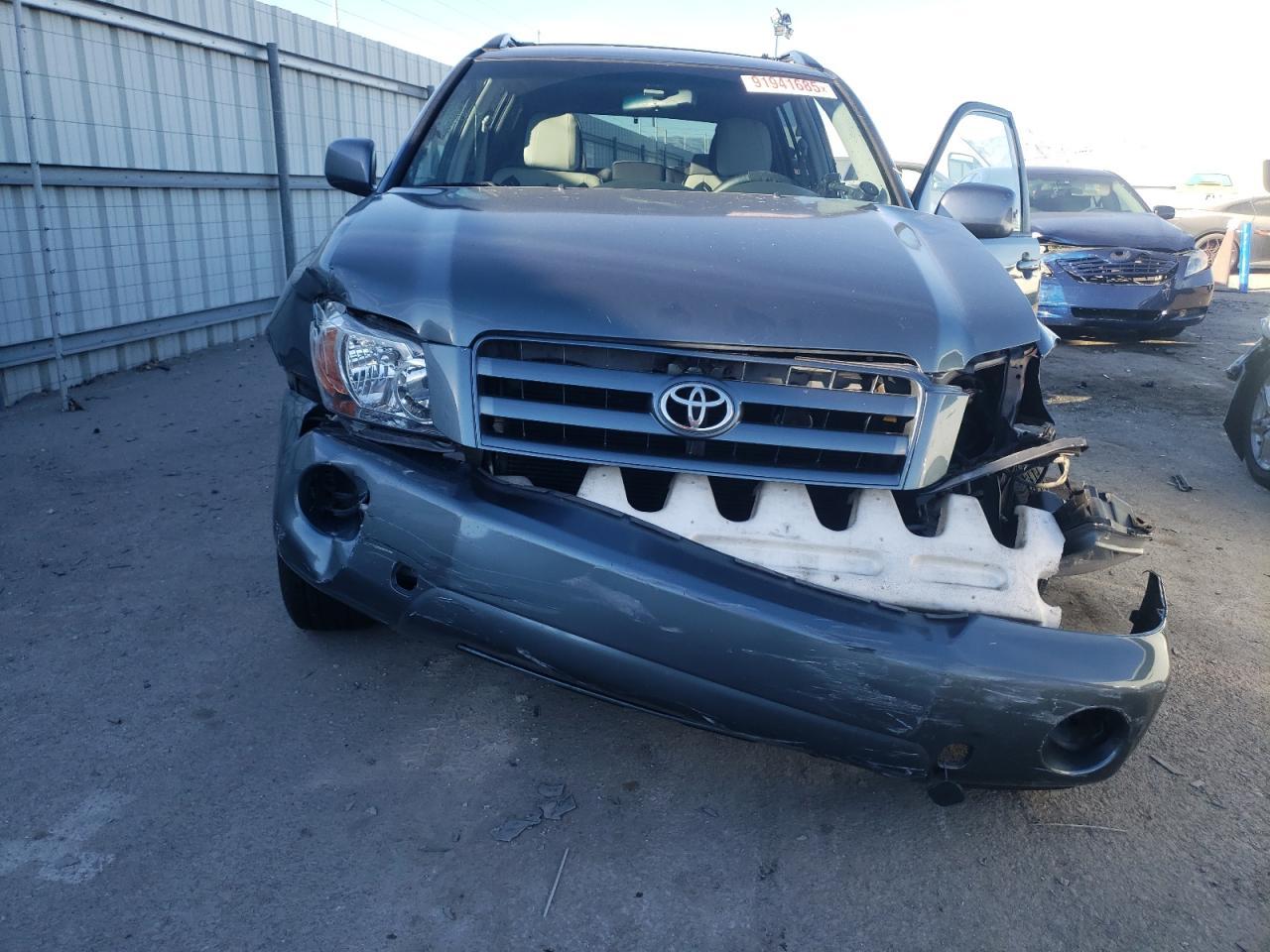 2005 TOYOTA HIGHLANDER