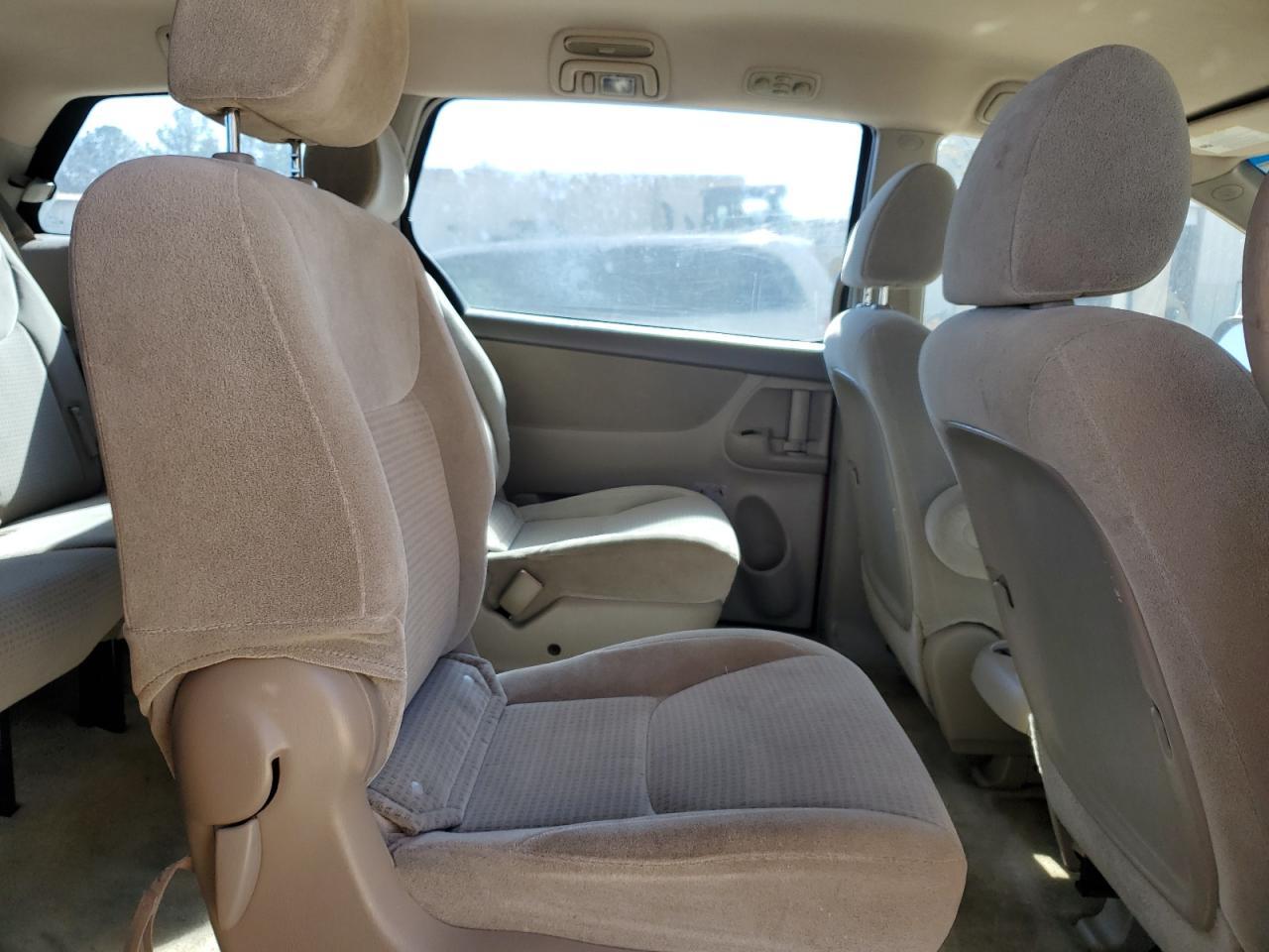 2009 TOYOTA SIENNA