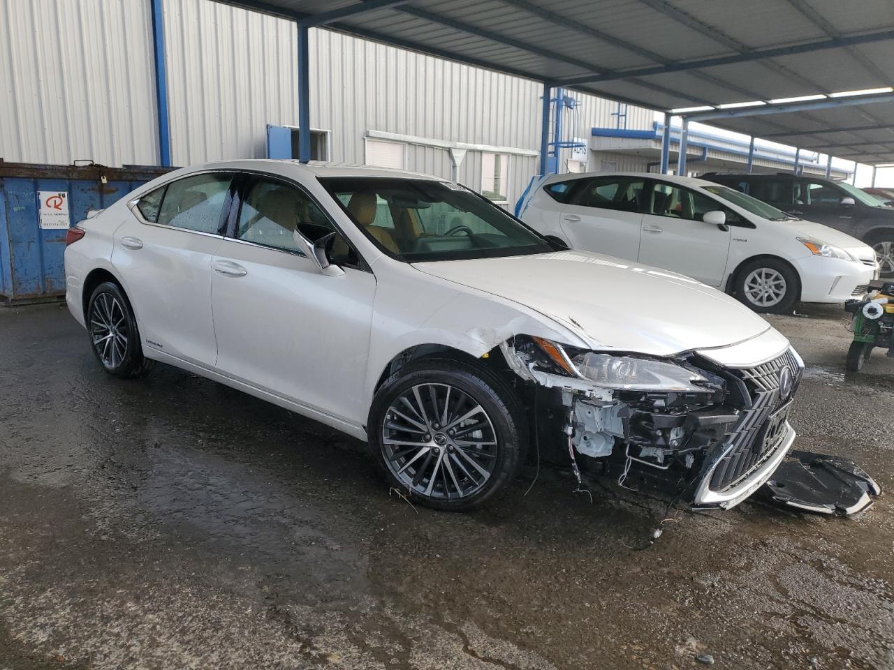 2022 LEXUS ES 300H