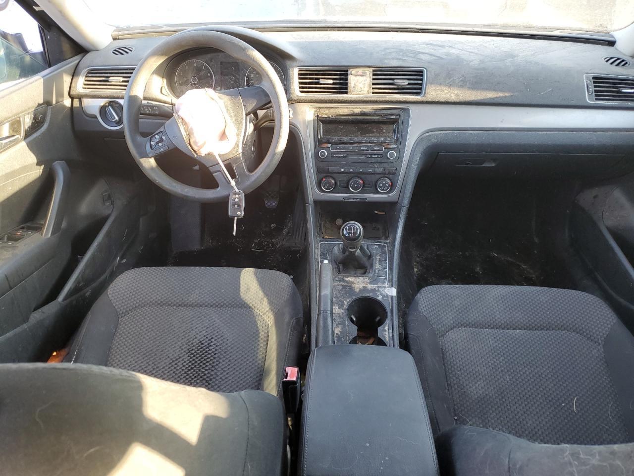 2014 VOLKSWAGEN Passat