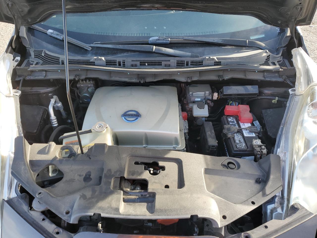 2016 NISSAN LEAF