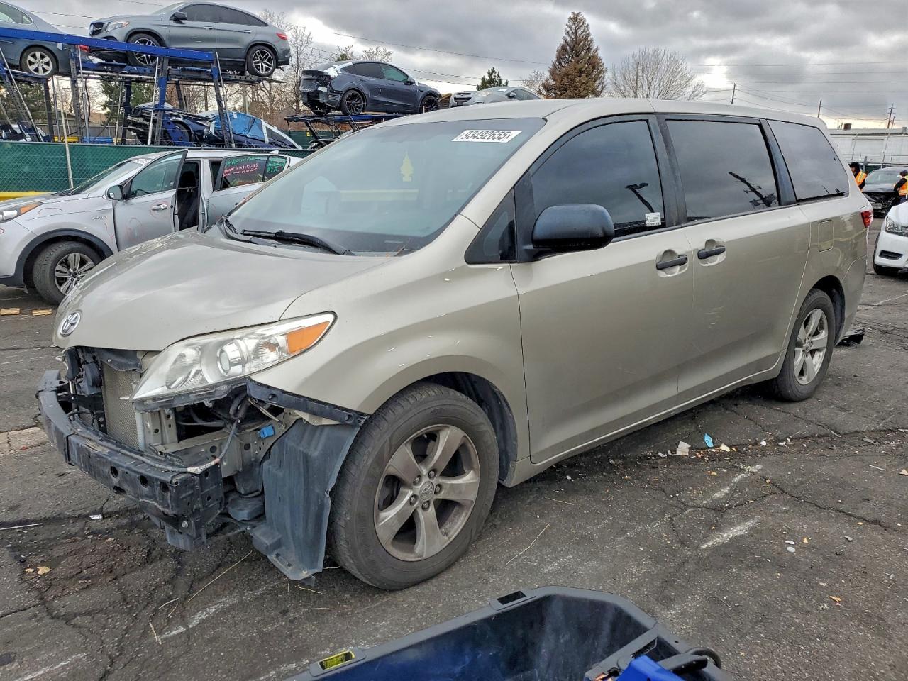 2015 TOYOTA SIENNA