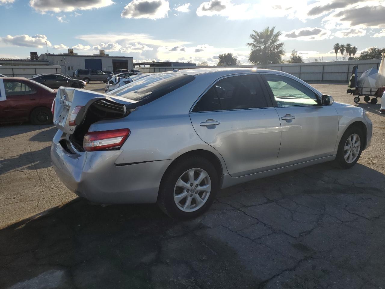 2011 TOYOTA CAMRY