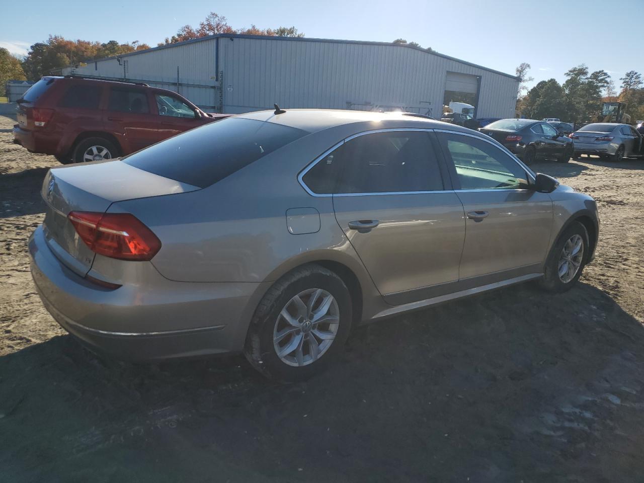 2016 VOLKSWAGEN Passat