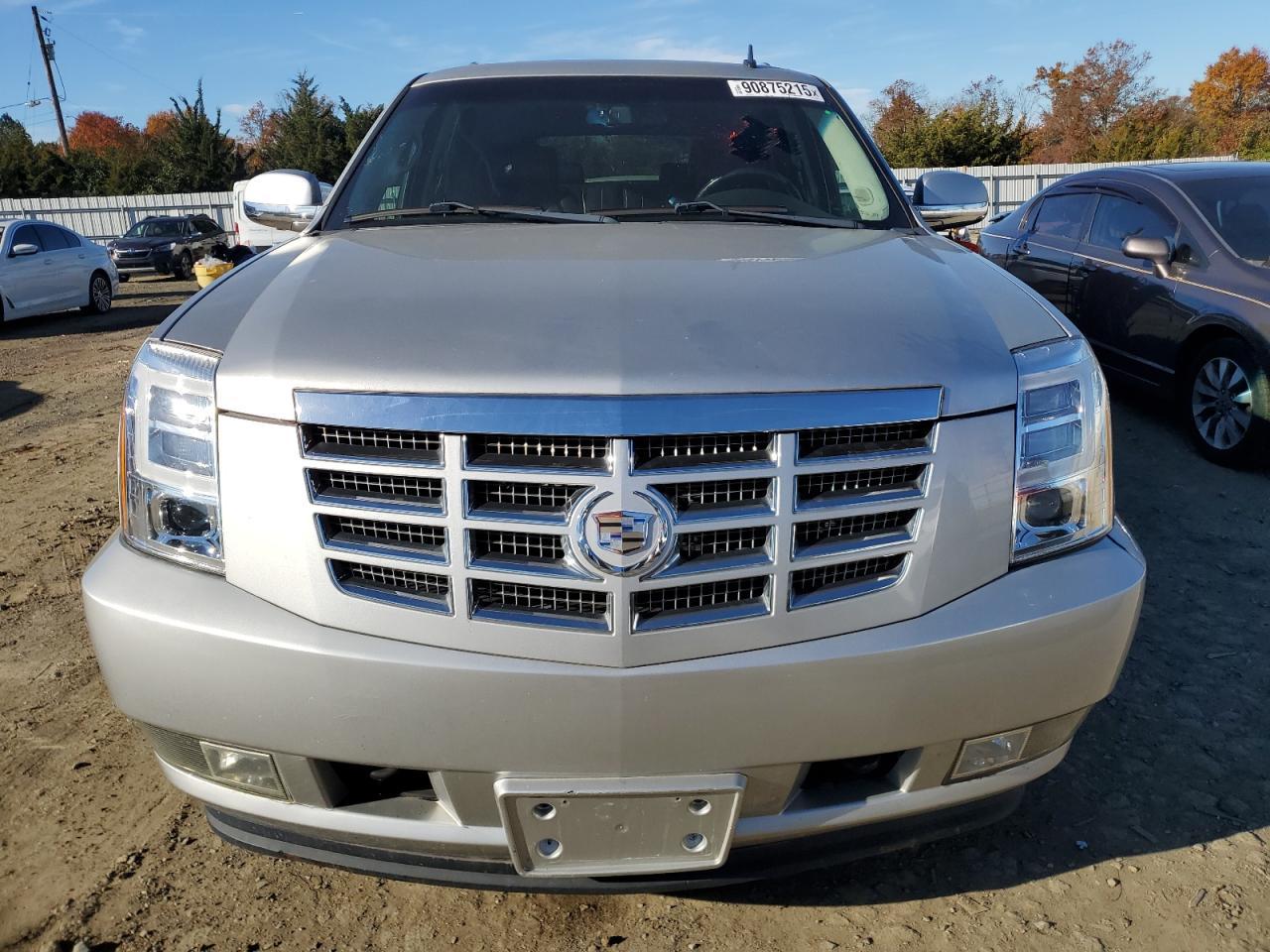 2011 CADILLAC ESCALADE