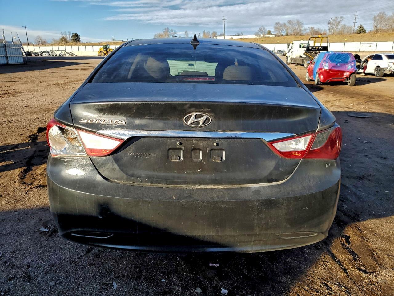 2011 HYUNDAI SONATA