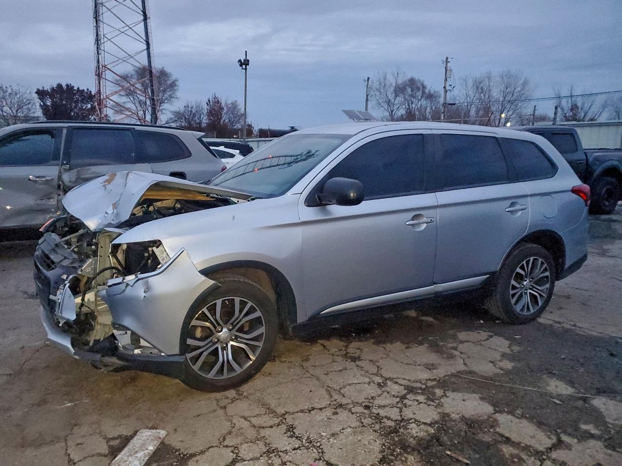 2016 MITSUBISHI outlander