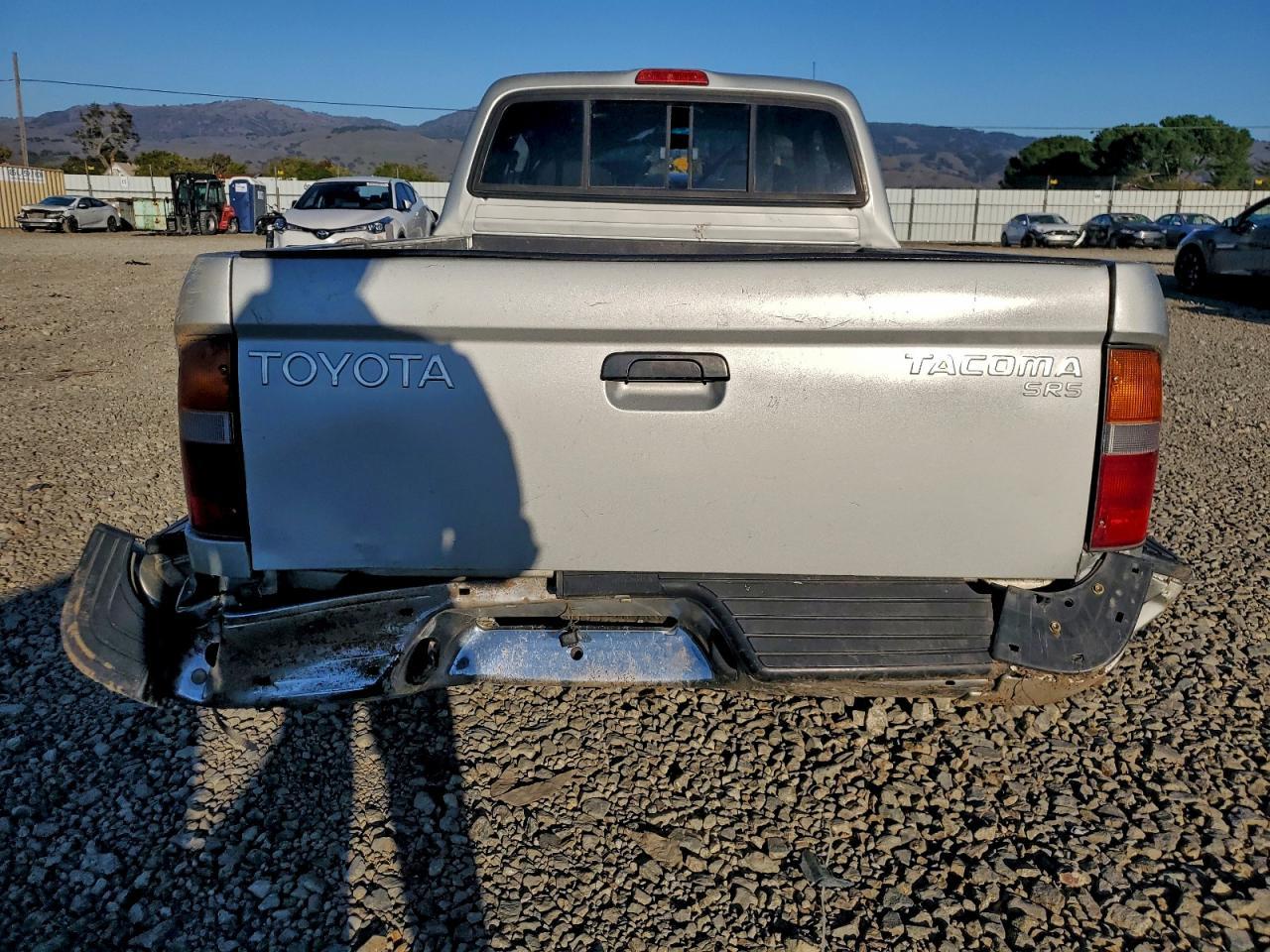 2000 TOYOTA TACOMA