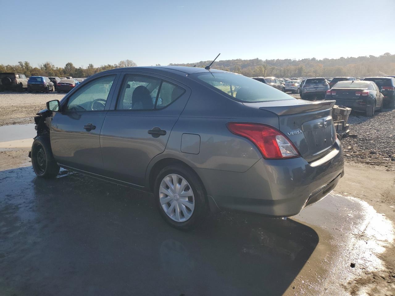 2017 NISSAN VERSA