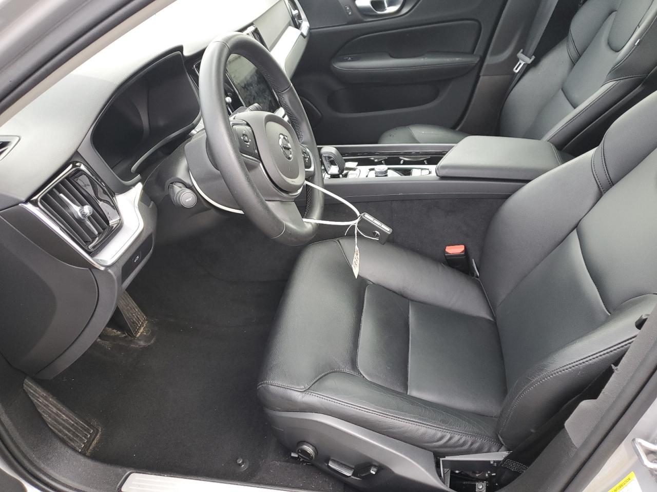 2025 VOLVO S60